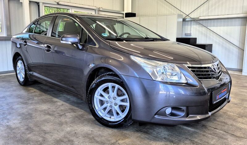 Grau Gebraucht 2010 Toyota Avensis Edition Limousine | 7.790 € (Teuer) - Bild 1/2