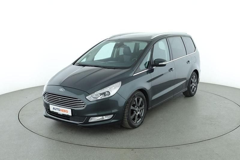 Grün Gebraucht 2017 Ford Galaxy Titanium Van / Kleinbus | 19.570 € (Fairer Preis) - Bild 1/3