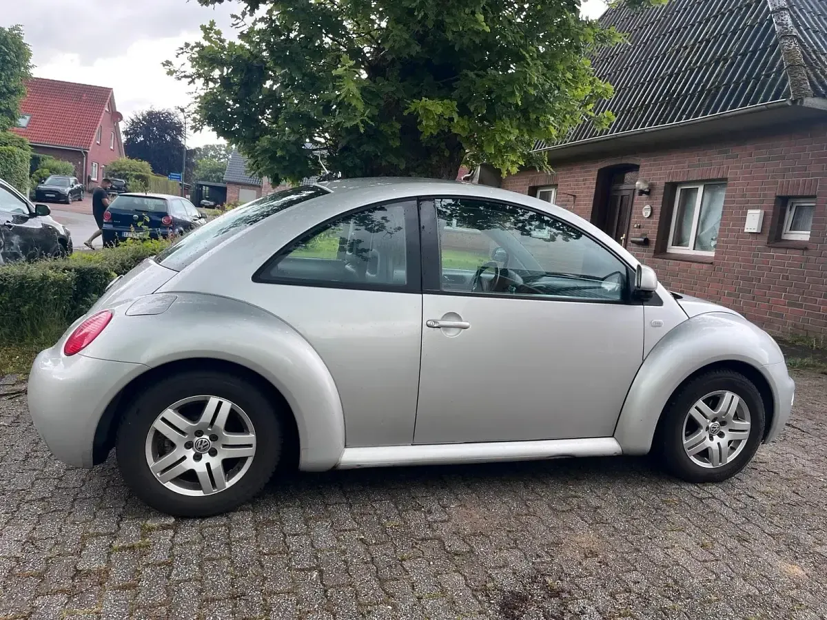 Gebraucht VW New Beetle 116 PS (85 kW) 1999 Silber Kleinwagen