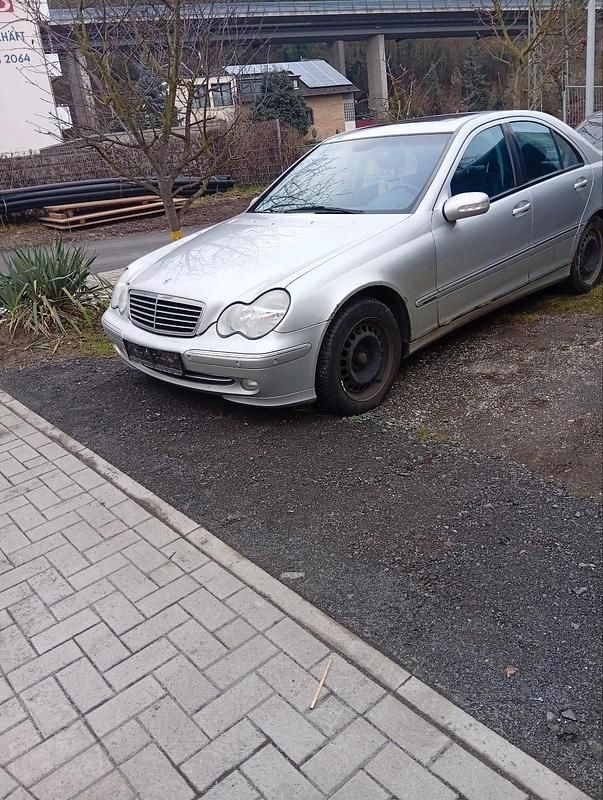 Gebraucht Mercedes C240 Avantgarde 170 PS (125 kW) 2002 Silber Limousine