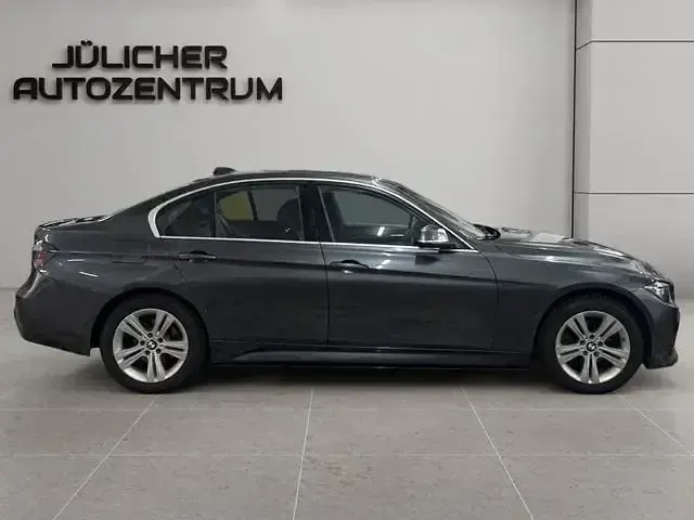 Gebraucht BMW 330 M Sport 353 PS (259 kW) 2018 Grau Limousine