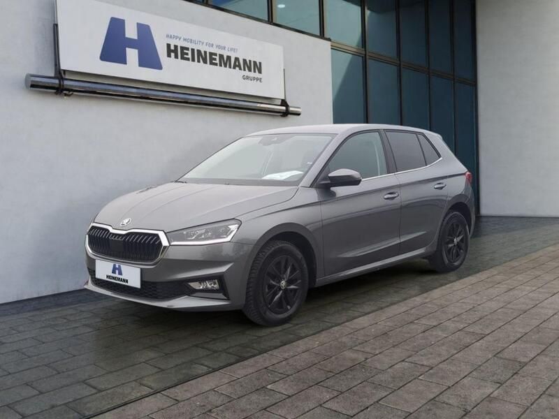 Graphitgrau metallic Gebraucht 2024 Skoda Fabia Style Limousine | 19.950 € (Guter Preis) - Bild 1/4