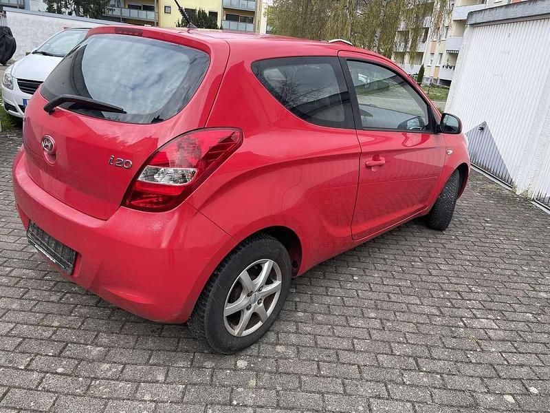 Gebraucht Hyundai i20 Edition 77 PS (56 kW) 2011 Kleinwagen