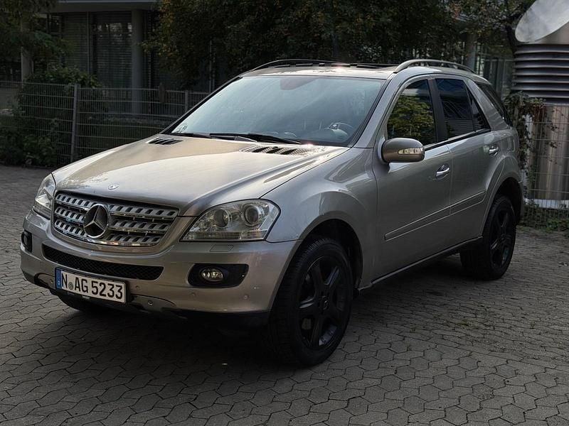 Silber Gebraucht 2006 Mercedes ML320 SUV | 4.200 € (Guter Preis) - Bild 1/4