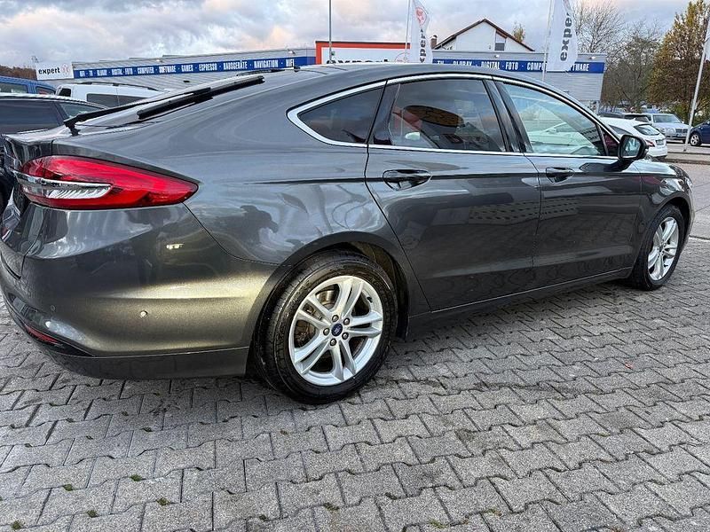 Gebraucht Ford Mondeo Titanium 165 PS (121 kW) 2019 Grau Limousine