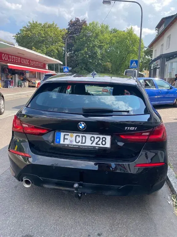 Gebraucht BMW 118 Advantage 136 PS (100 kW) 2021 Schwarz Limousine