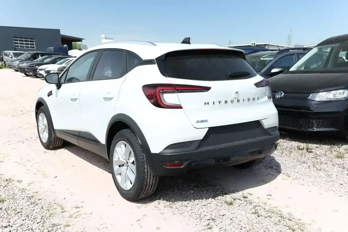 Neu Mitsubishi ASX Plus 91 PS (66 kW) 2025 Crystal weiß metallic SUV