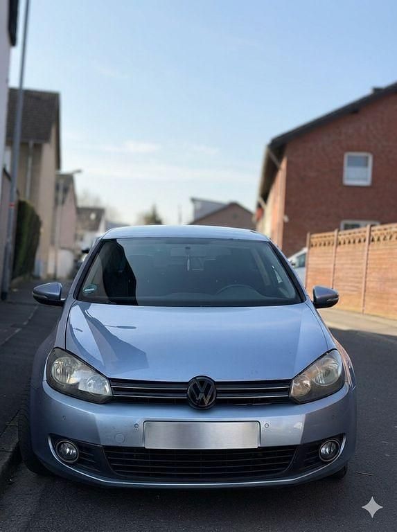 Gebraucht VW Golf VI Team 80 PS (58 kW) 2010 Blau Kleinwagen