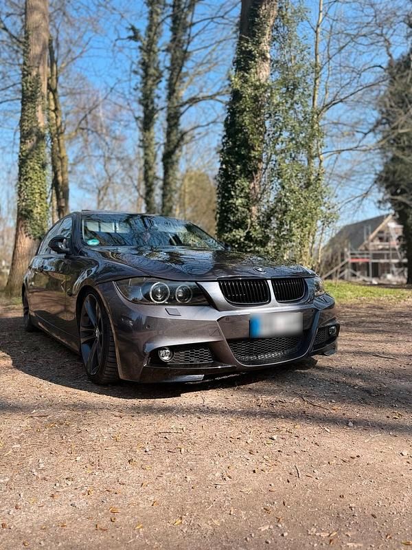 Gebraucht BMW 320 163 PS (119 kW) 2007 Grau Limousine