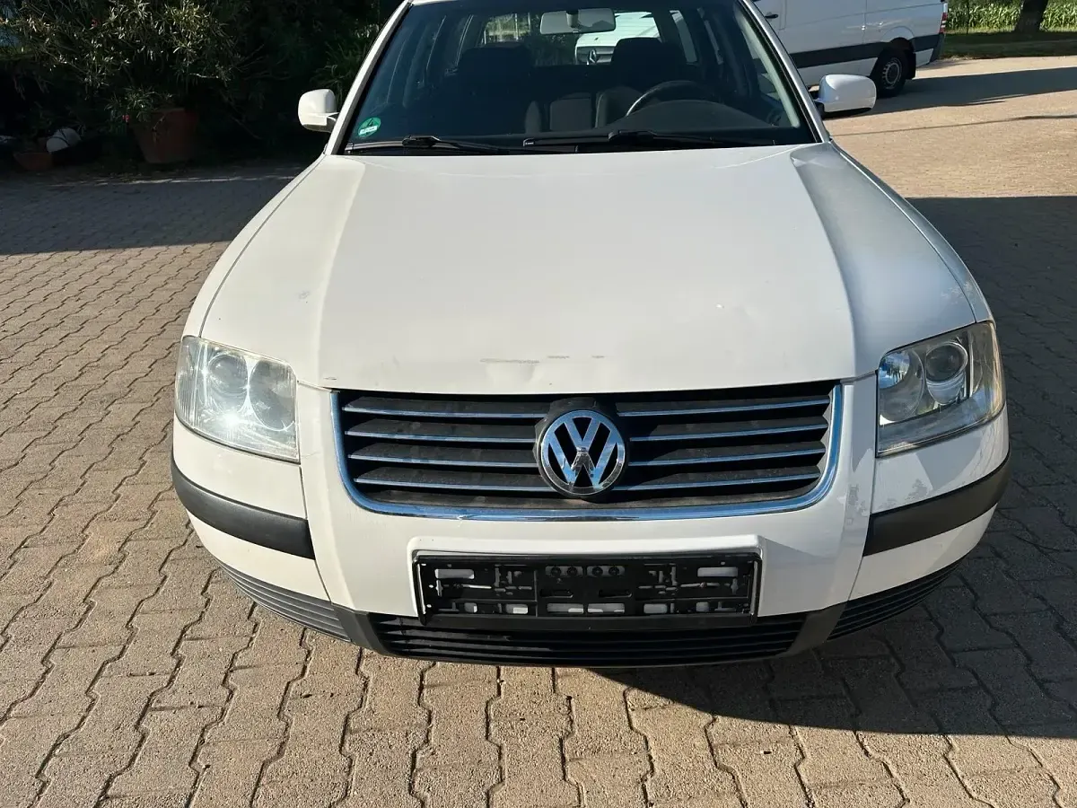 Gebraucht VW Passat 116 PS (85 kW) 2001 Weiß Kombi