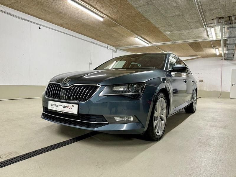 Quarzgrau Gebraucht 2017 Skoda Superb Style Kombi | 14.650 € (Guter Preis) - Bild 1/4