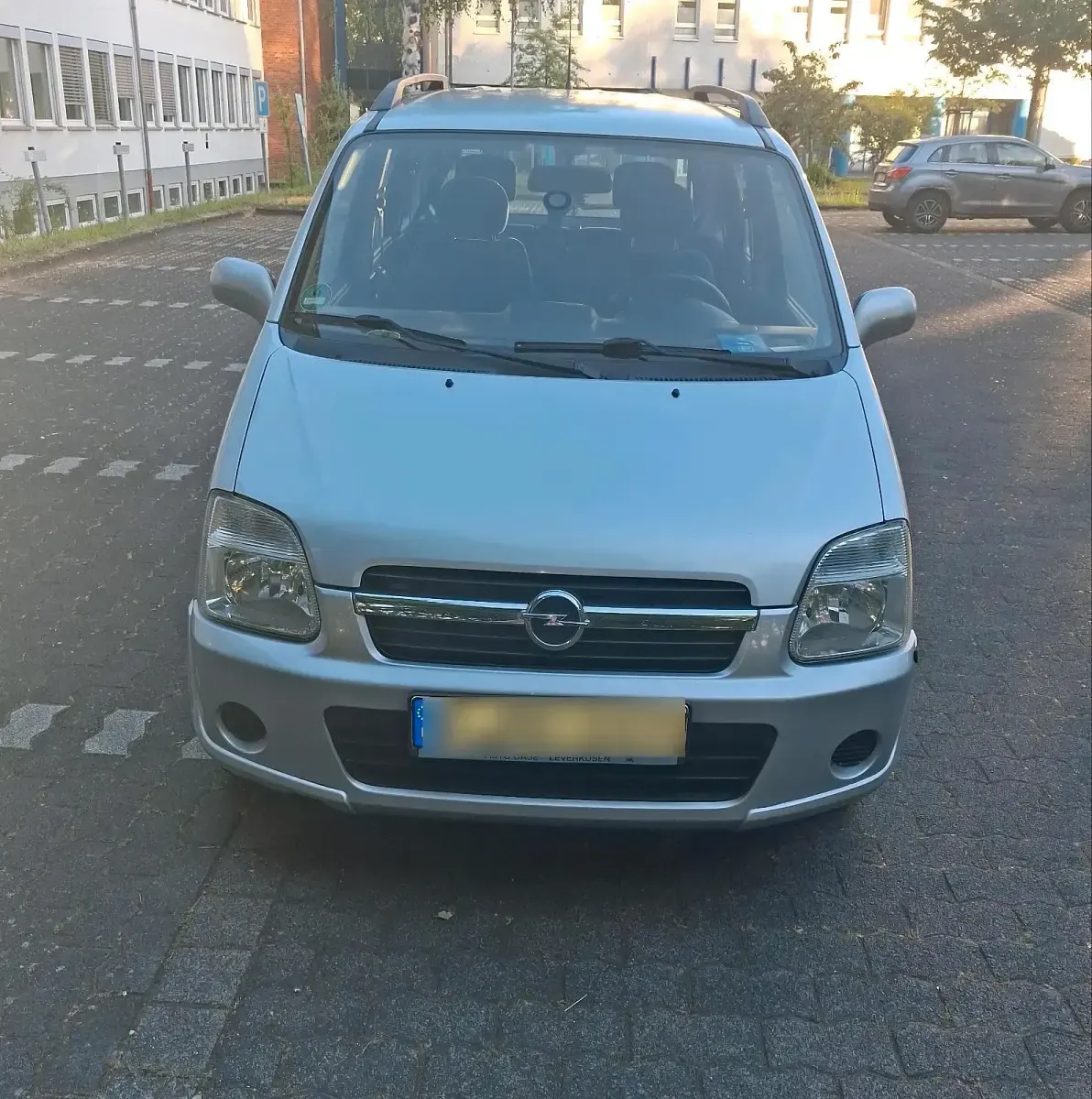 Używany Opel Agila 67 KM (49 kW) 2005 Srebrny Minivan