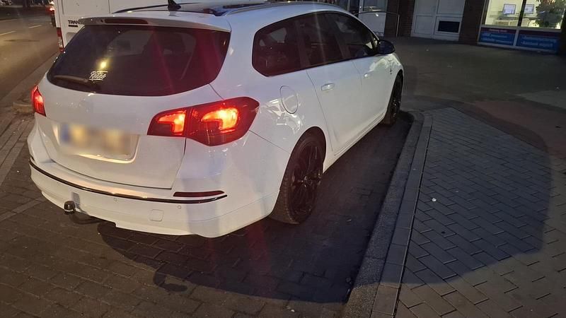 Gebraucht Opel Astra OPC 136 PS (100 kW) 2014 Weiß Kombi