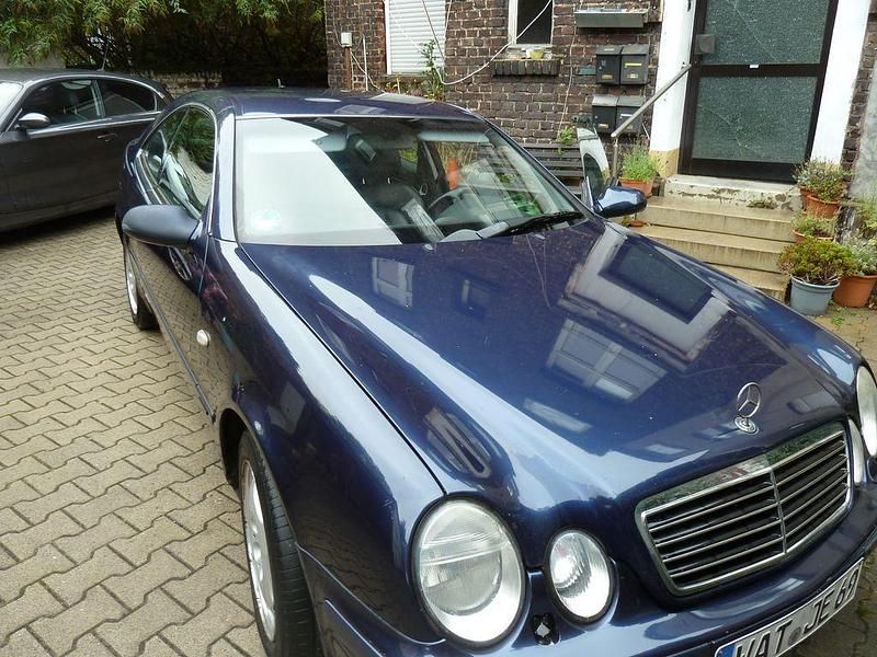 Blau Gebraucht 1999 Mercedes CLK230 Elegance Coupé | 1.100 € (Superpreis) - Bild 1/4