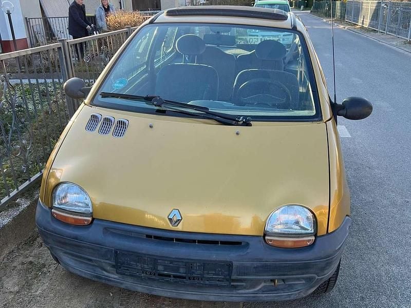 Brugt Renault Twingo 54 HK (39 kW) 1996 Guld Hatchback