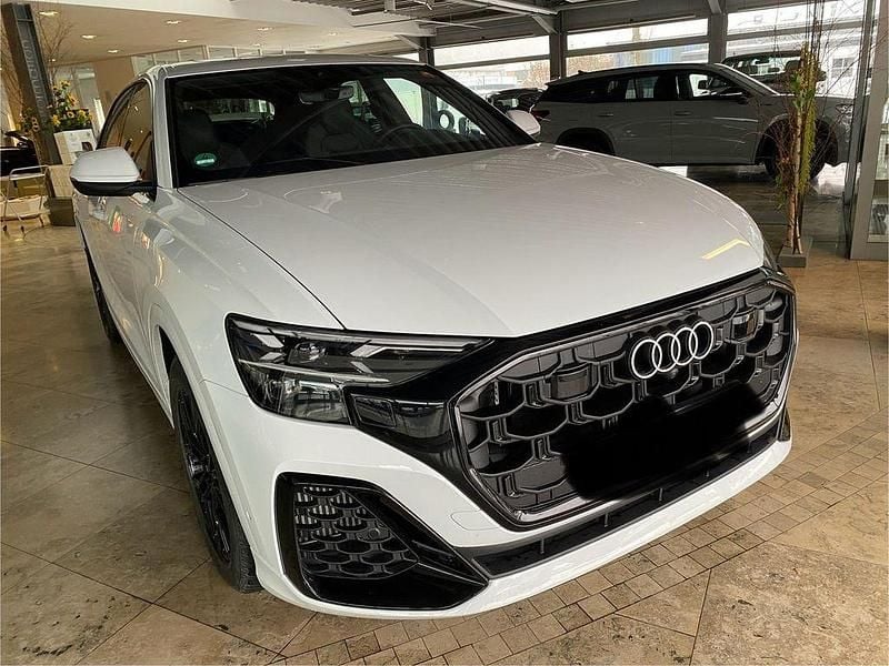 Gebraucht Audi SQ8 Design 507 PS (372 kW) 2025 Gletscherweiß metallic SUV