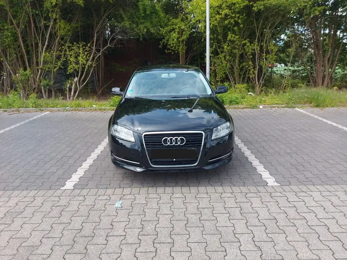 Gebraucht Audi A3 Attraction 102 PS (75 kW) 2010 Schwarz Kleinwagen
