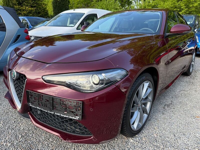 Violet Gebraucht 2017 Alfa Romeo Giulia Veloce Limousine | 16.490 € (Guter Preis) - Bild 1/4