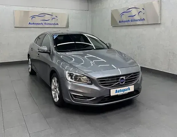 Gebraucht Volvo S60 Summum 190 PS (139 kW) 2018 Grau Limousine