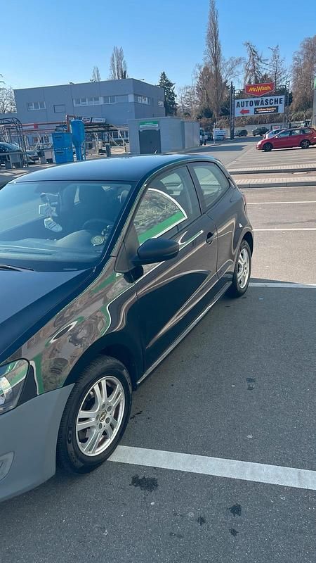 Gebraucht VW Polo 60 PS (44 kW) 2010 Schwarz Kleinwagen