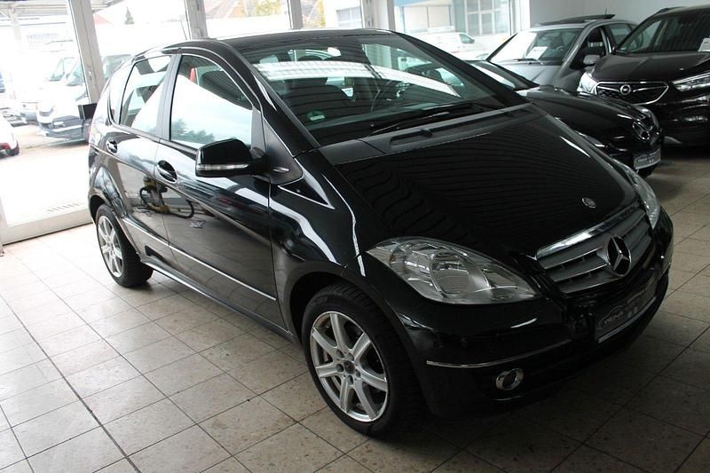 Gebraucht Mercedes A180 Elegance 116 PS (85 kW) 2012 Schwarz Kleinwagen