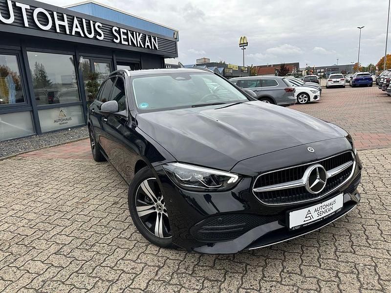 Schwarz Gebraucht 2023 Mercedes C200 Limousine | 33.990 € (Superpreis) - Bild 1/4