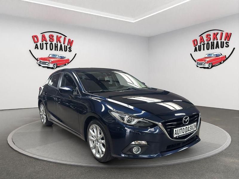 Blau Gebraucht 2015 Mazda 3 Sports-Line Limousine | 12.400 € (Fairer Preis) - Bild 1/4