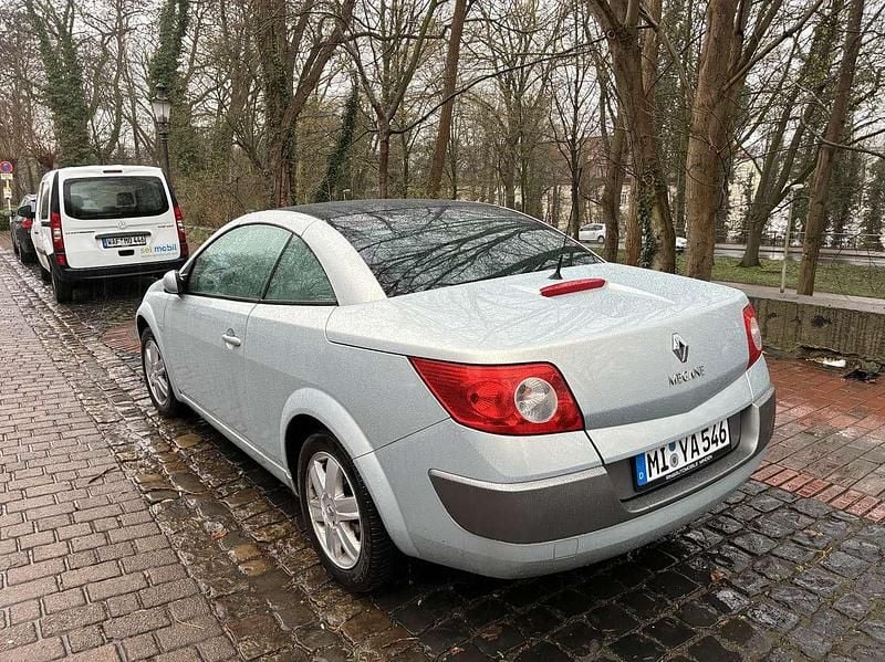 Gebraucht Renault Mégane Cabriolet Dynamique 113 PS (83 kW) 2004 Grau Cabrio