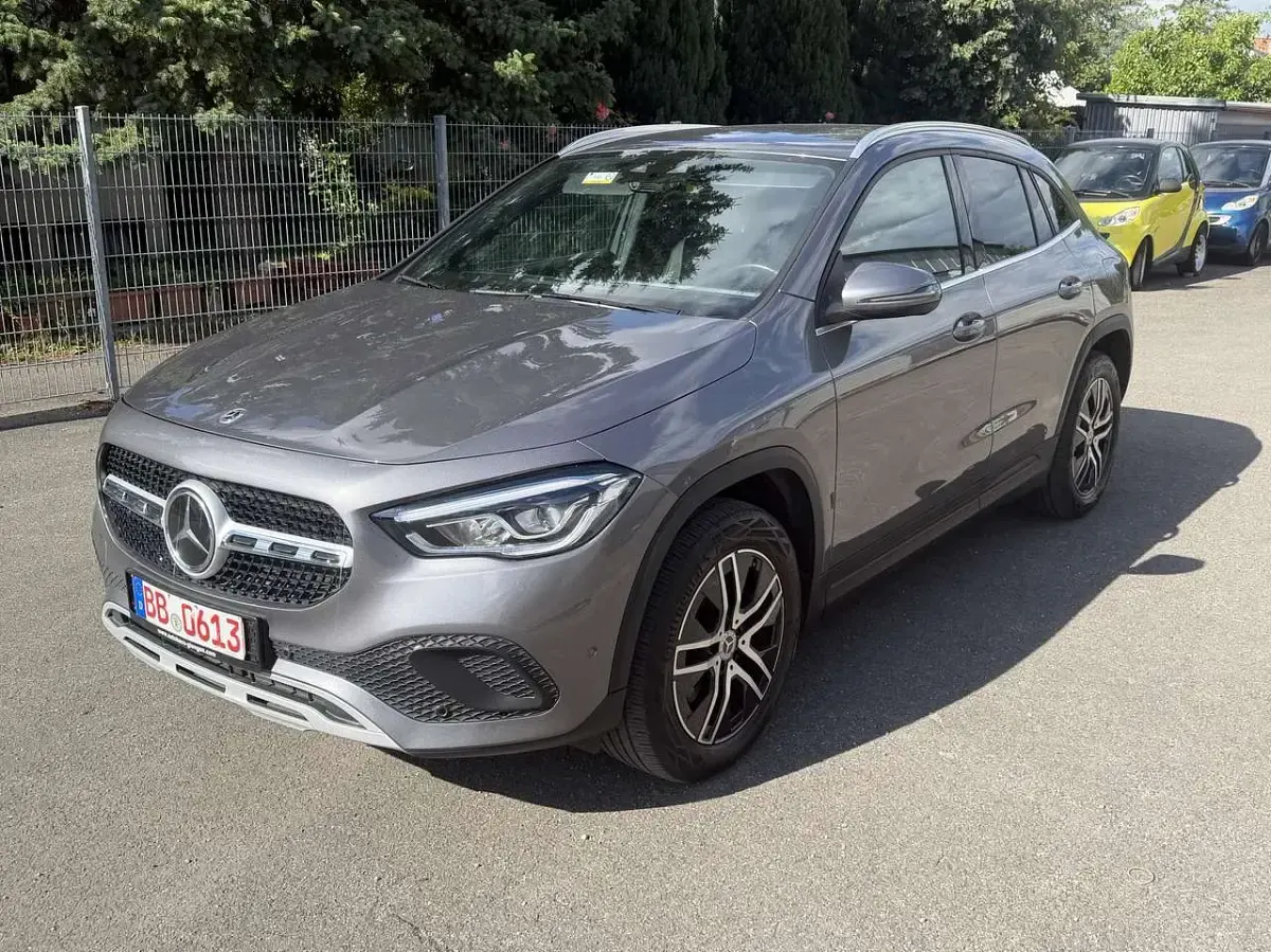 Gebraucht Mercedes GLA220 190 PS (139 kW) 2023 Mountaingrau  met. SUV