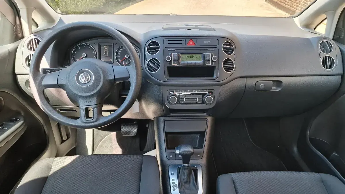Gebraucht VW Golf VI Trendline 102 PS (75 kW) 2009 Silver leaf metallic Kleinwagen