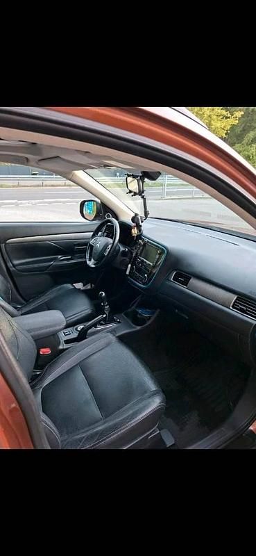 Gebraucht Mitsubishi Outlander 150 PS (110 kW) 2012 Orange SUV