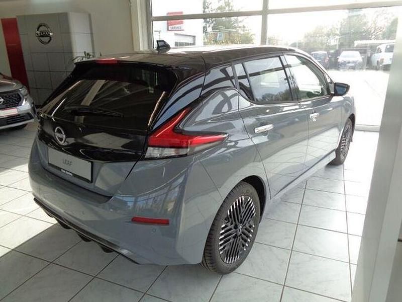 Gebraucht Nissan Leaf 360º 110 kW (150 PS) 2024 Grau Kleinwagen