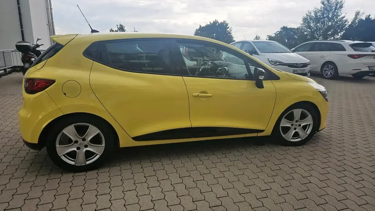 Gebraucht Renault Clio IV LIMITED 90 PS (66 kW) 2013 Gelb Kleinwagen