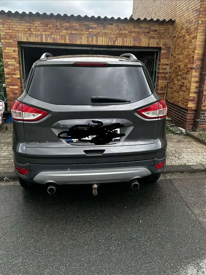Gebraucht Ford Kuga Titanium 140 PS (102 kW) 2014 Grau SUV