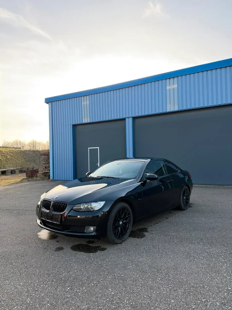 Używany BMW 320 170 KM (125 kW) 2008 Czarny Coupe