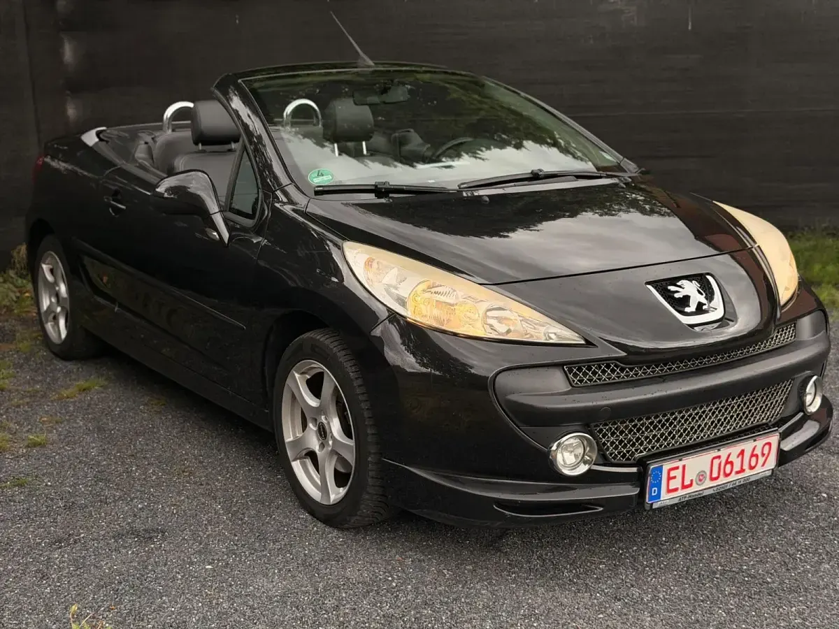 Gebraucht Peugeot 207 CC 120 PS (88 kW) 2009 Schwarz Cabrio