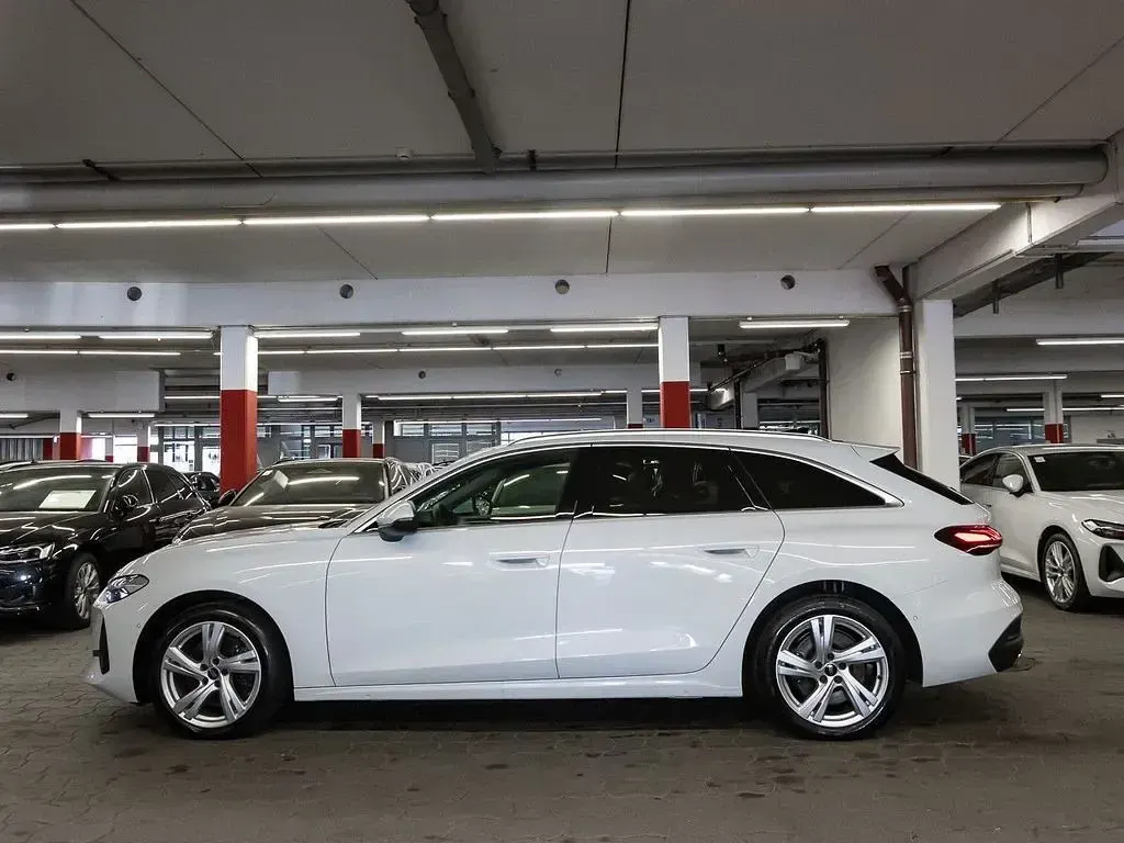 Gebraucht Audi A5 Sport 204 PS (150 kW) 2025 Weiß Kombi