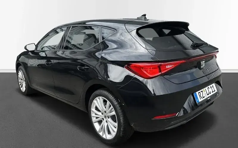 Second-hand Seat Leon Style 110 CP (80 kW) 2024 Negru Berlinǎ