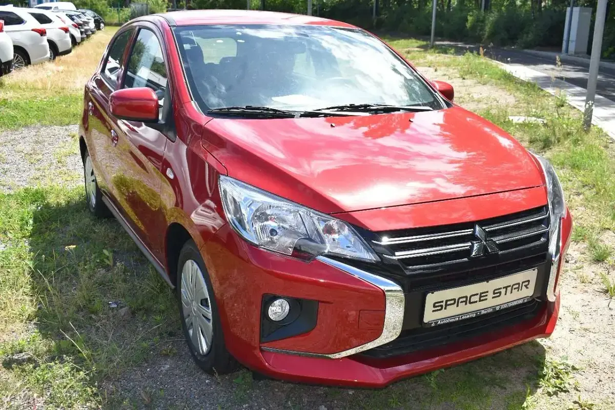 Gebraucht Mitsubishi Space Star Select 71 PS (52 kW) 2025 Amarena rot Limousine