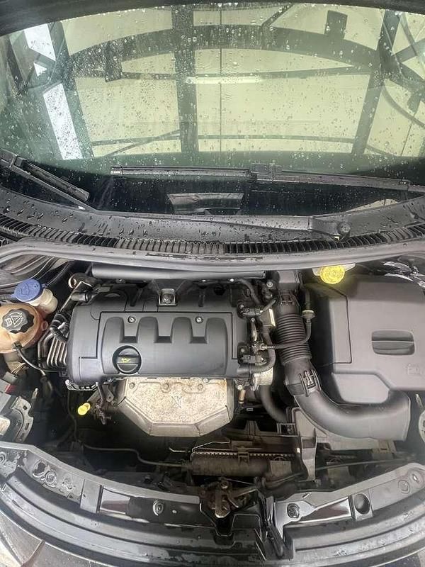 Schwarz Gebraucht 2010 Peugeot 207 CC Cabrio | 2.750 € (Fairer Preis) - Bild 1/4