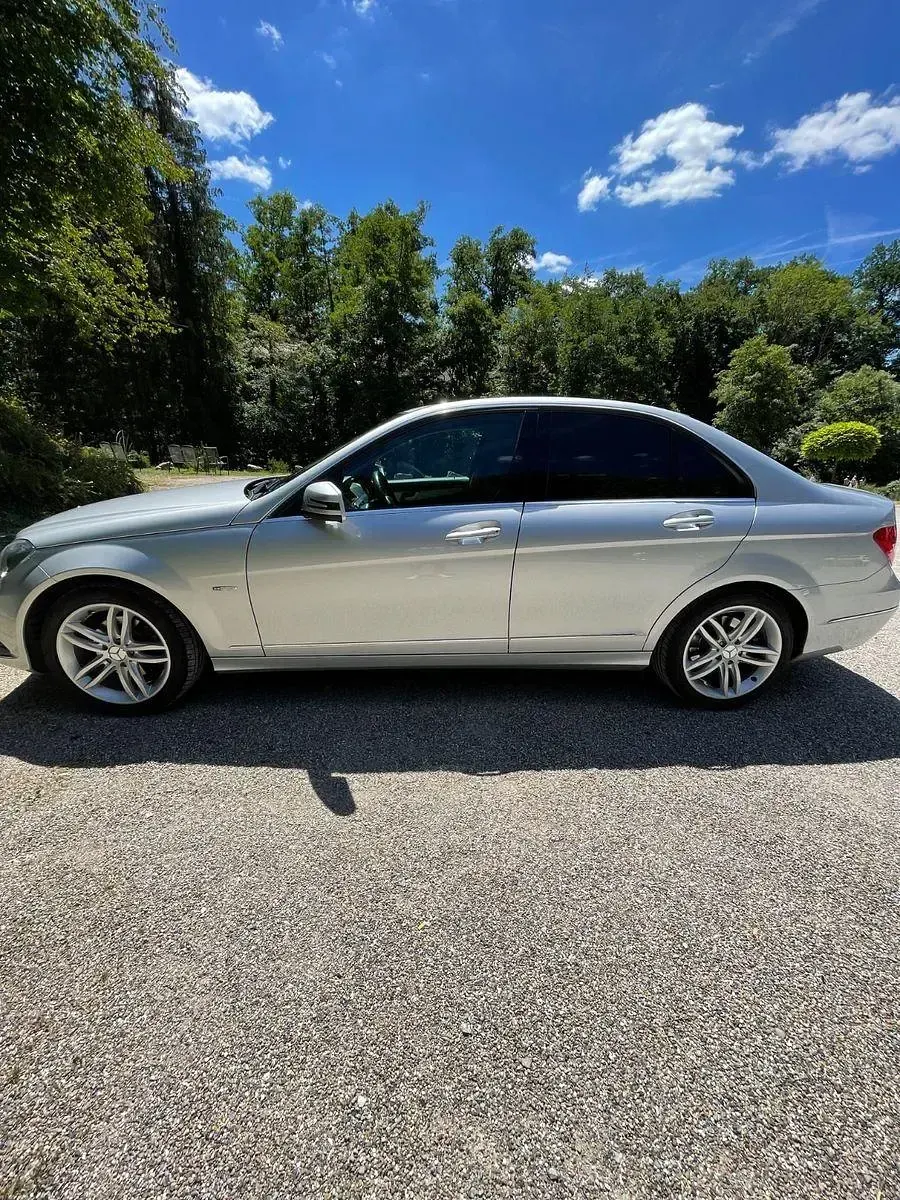 Gebraucht Mercedes C200 Elegance 184 PS (135 kW) 2011 Silber Limousine