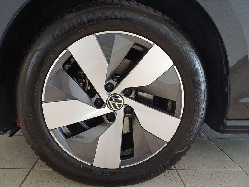 Gebraucht VW Passat Elegance 150 PS (110 kW) 2024 Schwarz Kombi