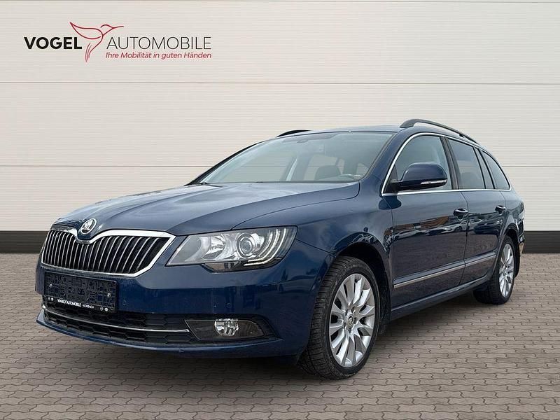 Blau Gebraucht 2015 Skoda Superb Exclusive Kombi | 6.970 € (Guter Preis) - Bild 1/4