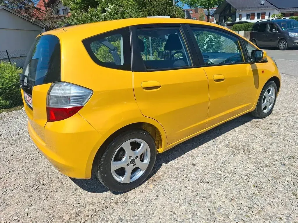 Gebraucht Honda Jazz 90 PS (66 kW) 2010 Gelb Kleinwagen