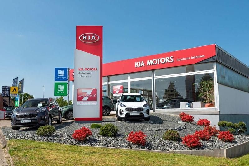 Weiß Gebraucht 2022 Kia Ceed GT Limousine | 25.990 € (Fairer Preis) - Bild 1/1