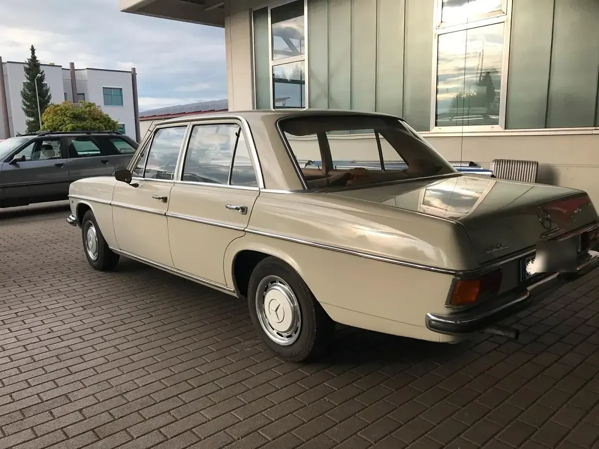 Gebraucht Mercedes W115 105 PS (77 kW) 1970 Limousine
