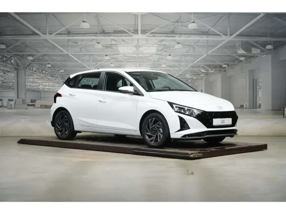 Neu Hyundai i20 Trend 90 PS (66 kW) 2025 Atlas white Kleinwagen
