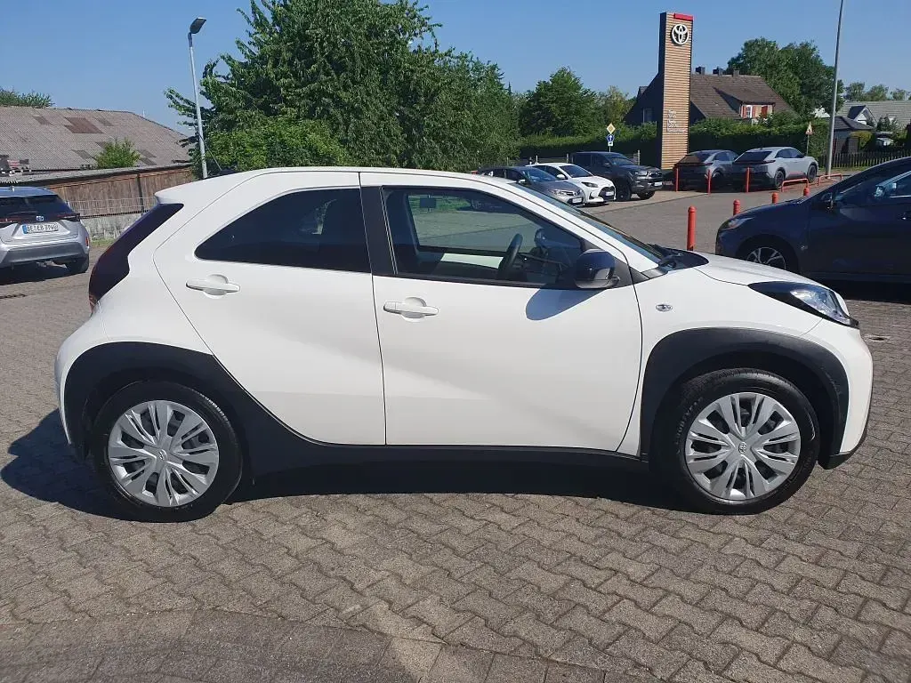 Gebraucht Toyota Aygo X X-play 72 PS (52 kW) 2025 Weiß SUV