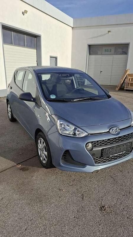 Aqua sparkling / met Gebraucht 2019 Hyundai i10 Classic Kleinwagen | 7.799 € (Superpreis) - Bild 1/4