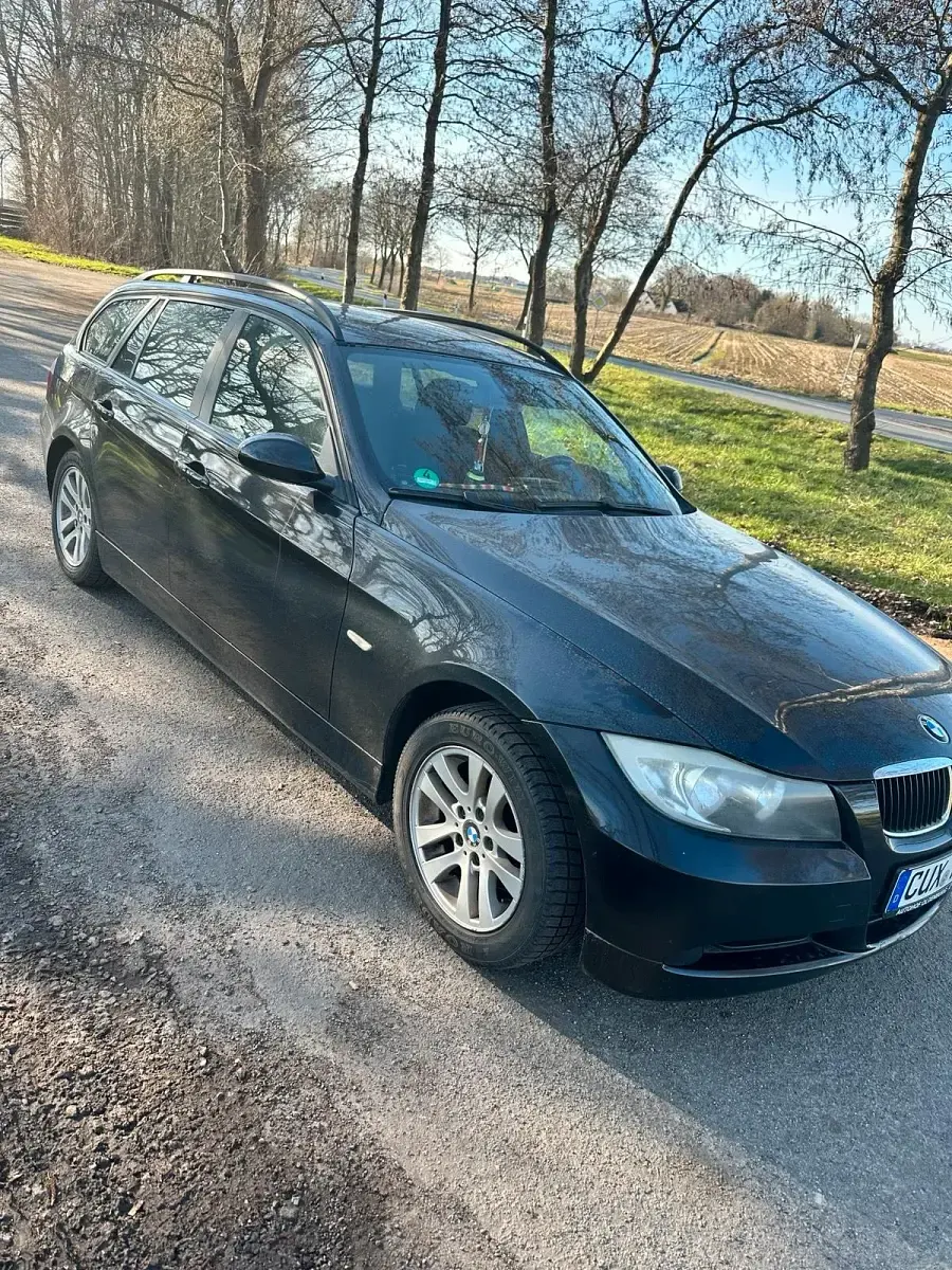 Gebraucht BMW 320 150 PS (110 kW) 2008 Schwarz Limousine